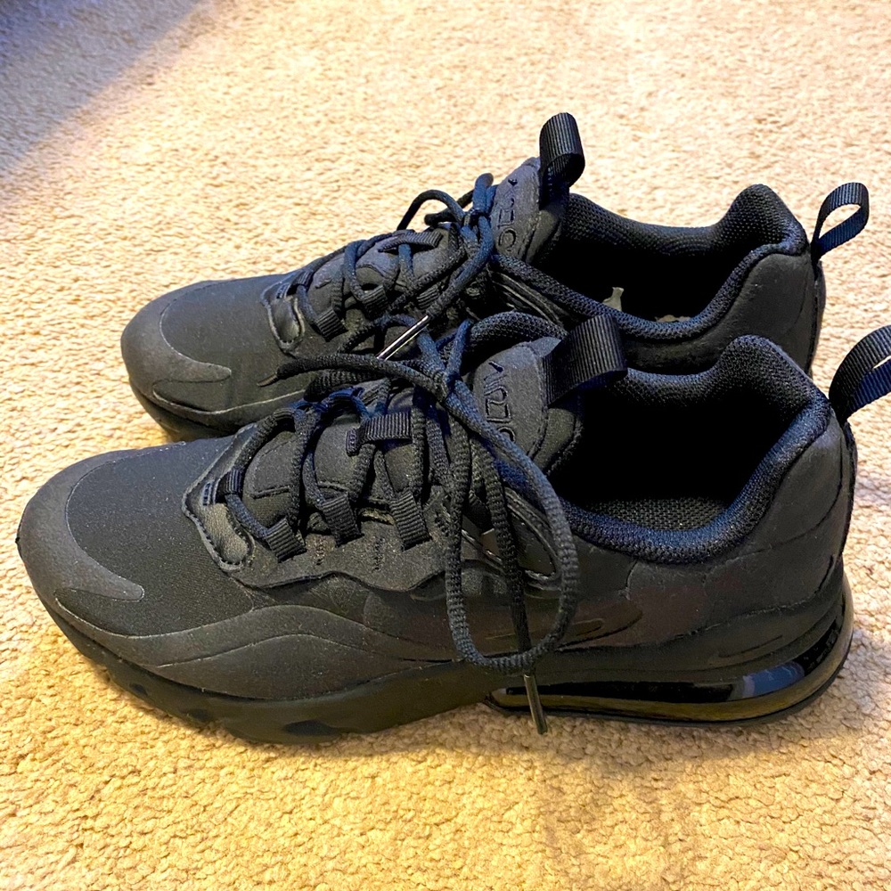 Nike all black air 270’s